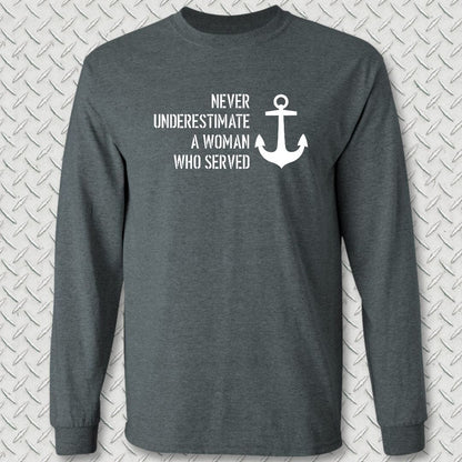 NavyHumor Long-sleeve S / Dark Heather Never Underestimate A Woman Long Sleeve Tee